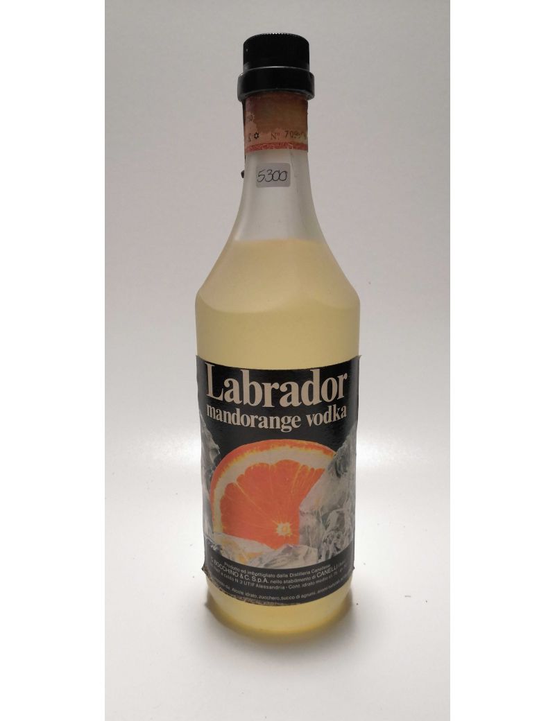 Vintage Bottle - Labrador Mandorang Vodka Bocchino 0,75 lt. - COD. 5300 Vintage Bottle - Labrador Mandorang Vodka Bocchino 0,75 lt. - COD. 5300
