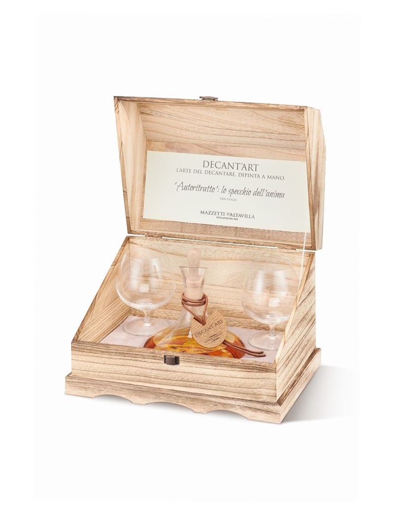 Mazzetti d'Altavilla - Grappa invecchiata in Decant'art "Autoritratto" di Vincent Van Gogh con due bicchieri dipinti a mano 0,70 lt. Mazzetti d'Altavilla - Grappa invecchiata in Decant'art "Autoritratto" di Vincent Van Gogh con due bicchieri dipinti a mano 0,70 lt.