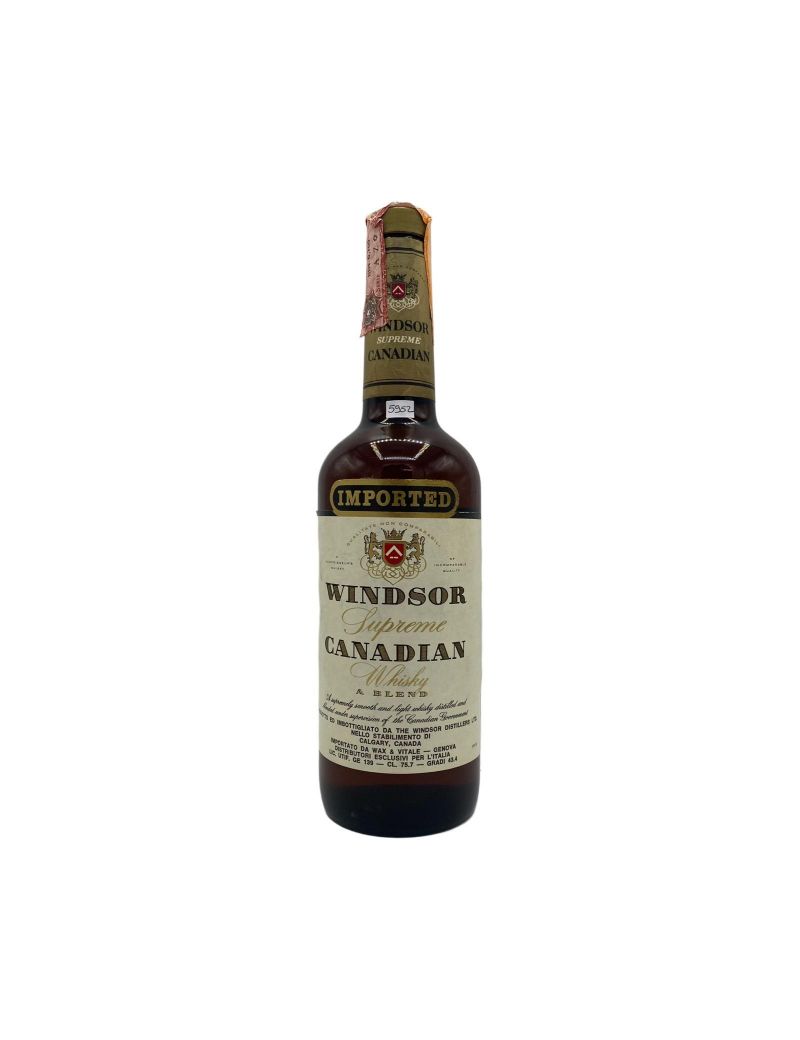 Vintage Bottle - The Windsor Distillers Supreme Canadian Whisky a Blend Windsor 1974 Imported 0,757 lt. - COD. 5952 Vintage Bottle - The Windsor Distillers Supreme Canadian Whisky a Blend Windsor 1974 Imported 0,757 lt. - COD. 5952